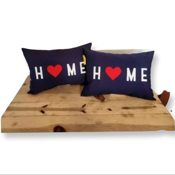 Sun Squad Indoor/Outdoor Throw Pillows. “Home”. Patriotic/Americana. - Picture 2 of 7